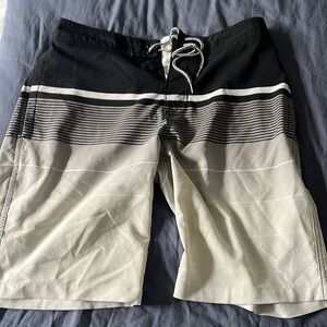 Goodfellow board shorts waist 30